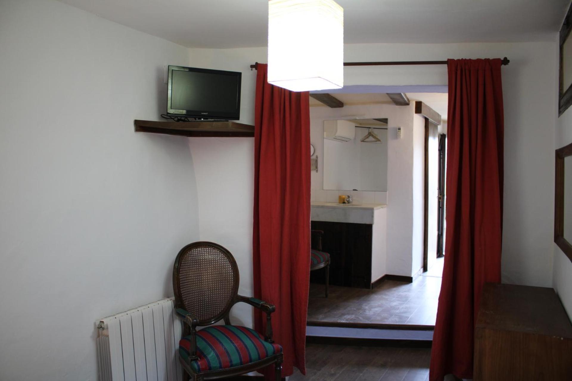 Apartaments Rurals Ai Manyac San Miguel de Cruilles ภายนอก รูปภาพ